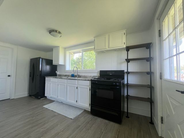 154 W Saint Joe Street, Hillsdale, MI 49242