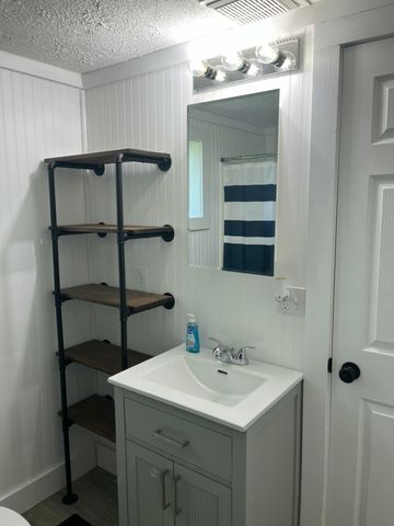 154 W Saint Joe Street, Hillsdale, MI 49242