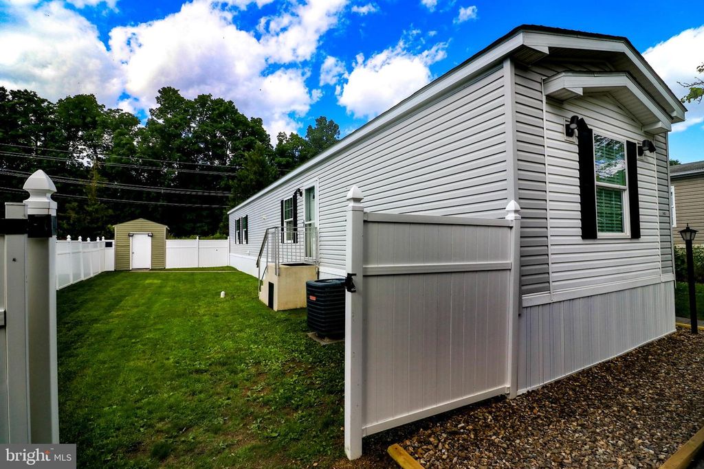 140 FIDDLER AVE, Winchester, VA 22603