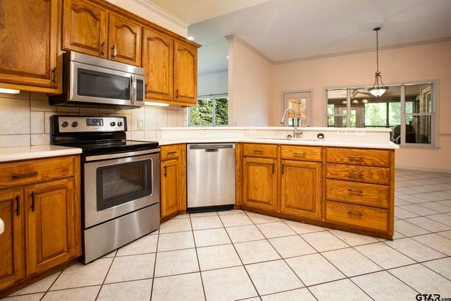 1871 HAGAN RD., Whitehouse, TX 75791