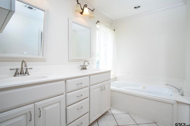 1871 HAGAN RD., Whitehouse, TX 75791