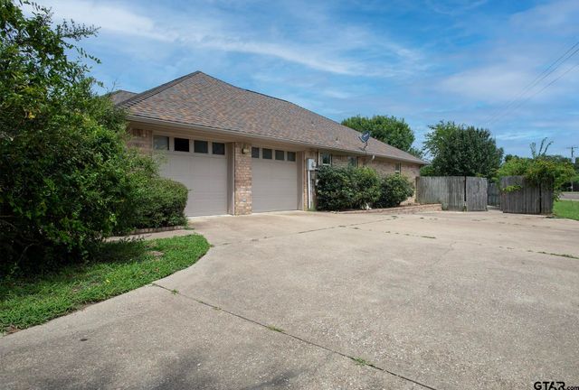 1871 HAGAN RD., Whitehouse, TX 75791