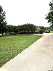 1871 HAGAN RD., Whitehouse, TX 75791