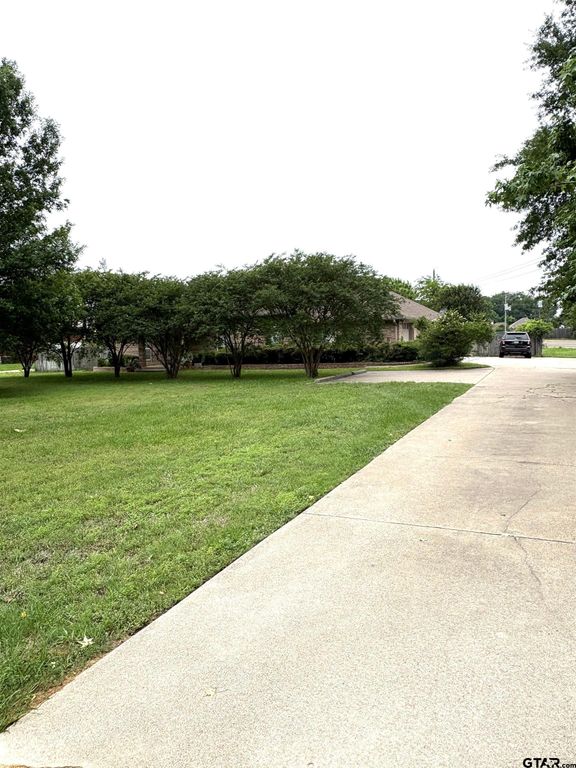 1871 HAGAN RD., Whitehouse, TX 75791