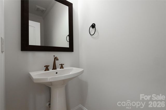 939 Linda Lane, Charlotte, NC 28211