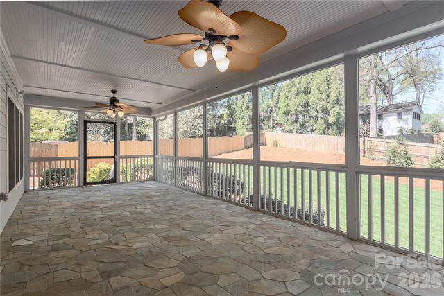 939 Linda Lane, Charlotte, NC 28211