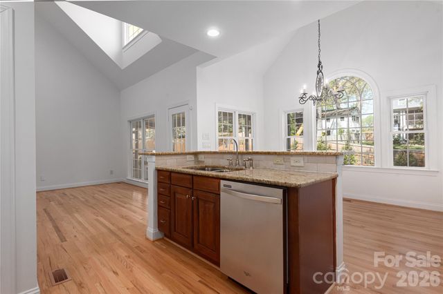 939 Linda Lane, Charlotte, NC 28211