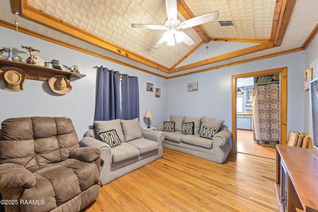 1081 Claston Simon Road, Breaux Bridge, LA 70517