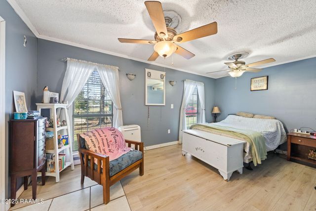 1081 Claston Simon Road, Breaux Bridge, LA 70517