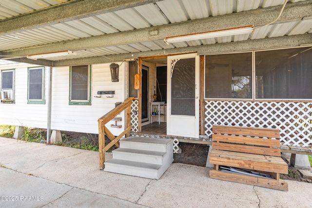 1081 Claston Simon Road, Breaux Bridge, LA 70517