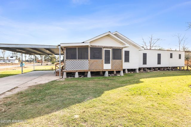 1081 Claston Simon Road, Breaux Bridge, LA 70517