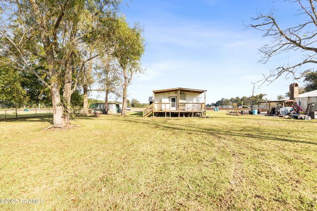 1081 Claston Simon Road, Breaux Bridge, LA 70517