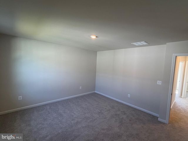 11 NIGHT STAR TER, Kearneysville, WV 25430