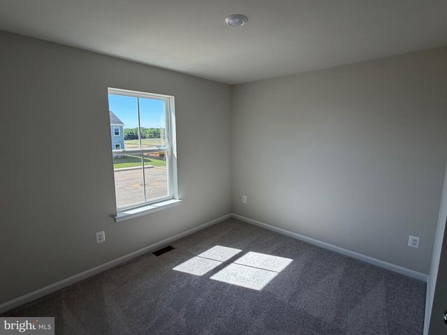 11 NIGHT STAR TER, Kearneysville, WV 25430