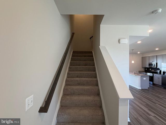11 NIGHT STAR TER, Kearneysville, WV 25430