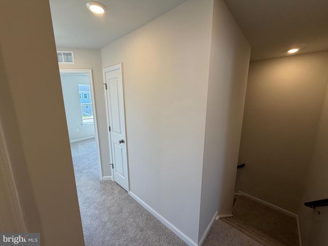11 NIGHT STAR TER, Kearneysville, WV 25430