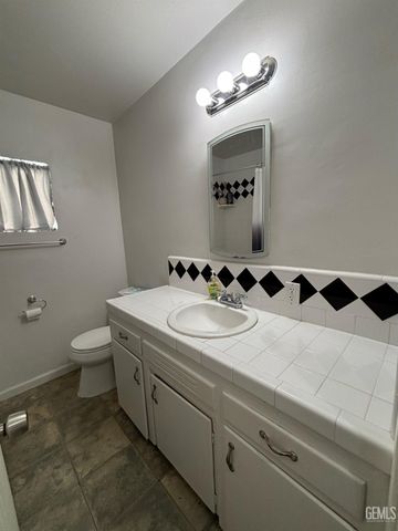 317 E Western Drive, Bakersfield, CA 93309