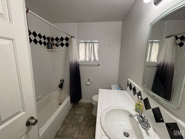 317 E Western Drive, Bakersfield, CA 93309