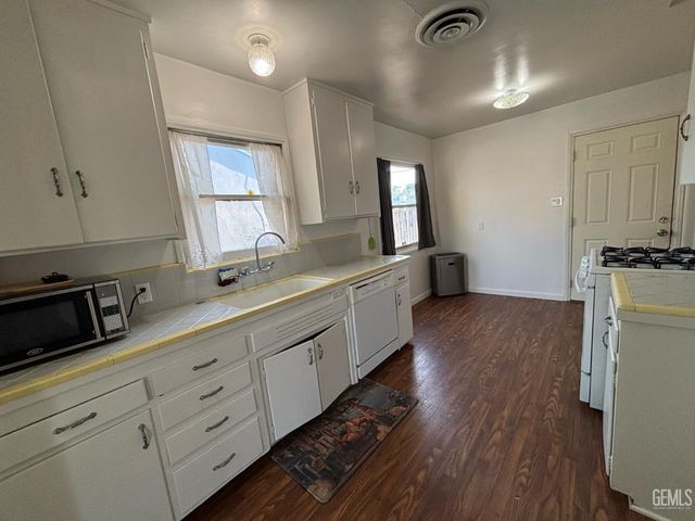 317 E Western Drive, Bakersfield, CA 93309