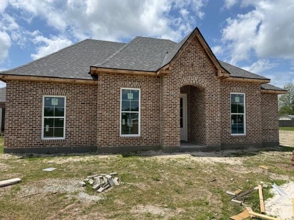223 Newsom Dr, Houma, LA 70360