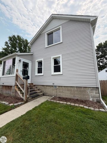 147 Robertson Street, Marine City, MI 48039