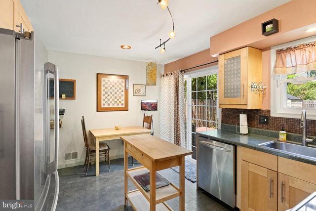 111 COMMONWEALTH DR, Newtown, PA 18940