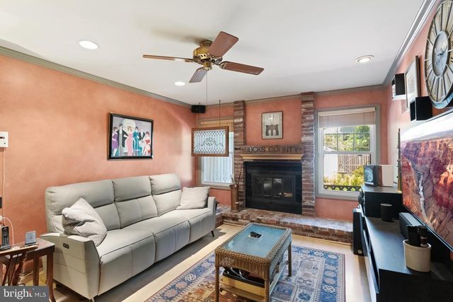 111 COMMONWEALTH DR, Newtown, PA 18940