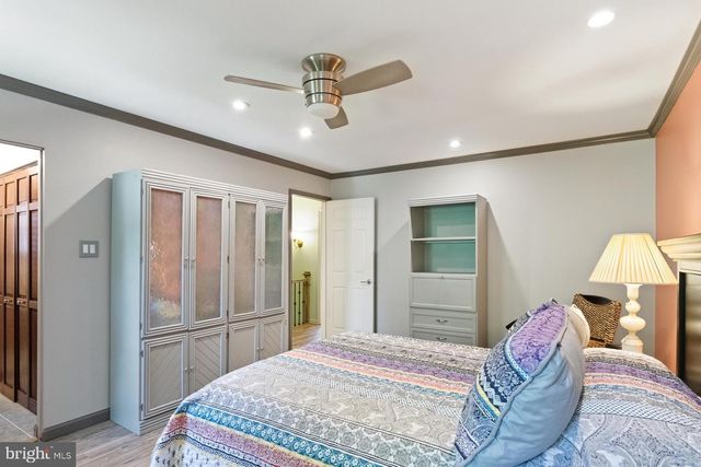 111 COMMONWEALTH DR, Newtown, PA 18940