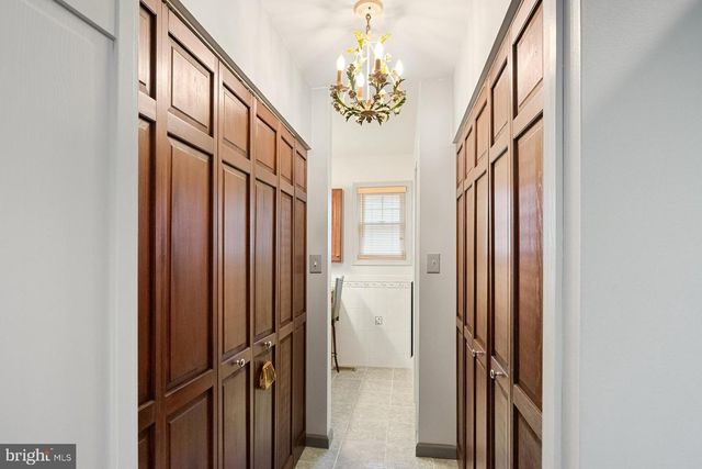 111 COMMONWEALTH DR, Newtown, PA 18940