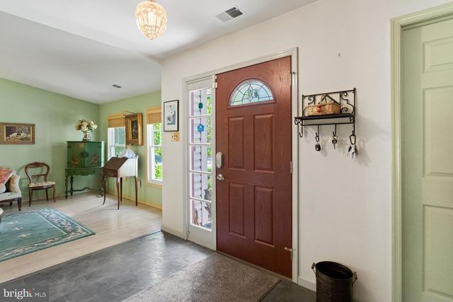 111 COMMONWEALTH DR, Newtown, PA 18940