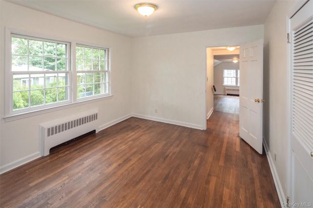 30 Cherwing Road, Yonkers, NY 10701