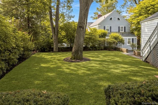 30 Cherwing Road, Yonkers, NY 10701