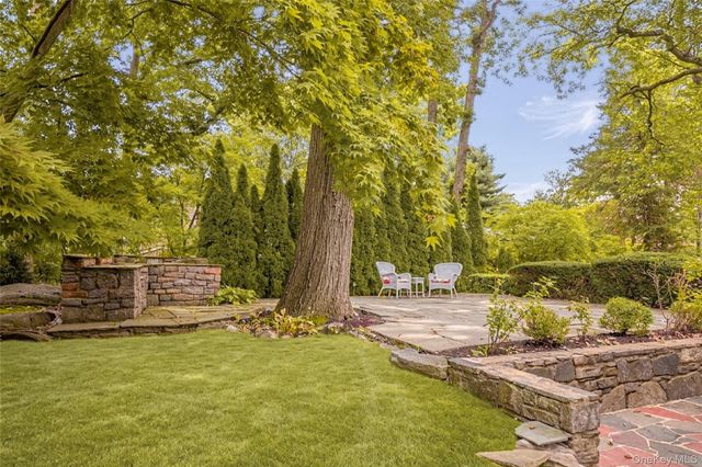 30 Cherwing Road, Yonkers, NY 10701