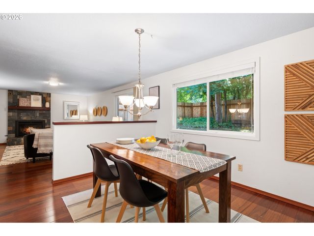 2360 GLENMORRIE Dr, Lake Oswego, OR 97034