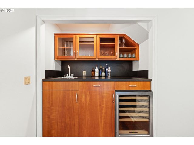 2360 GLENMORRIE Dr, Lake Oswego, OR 97034