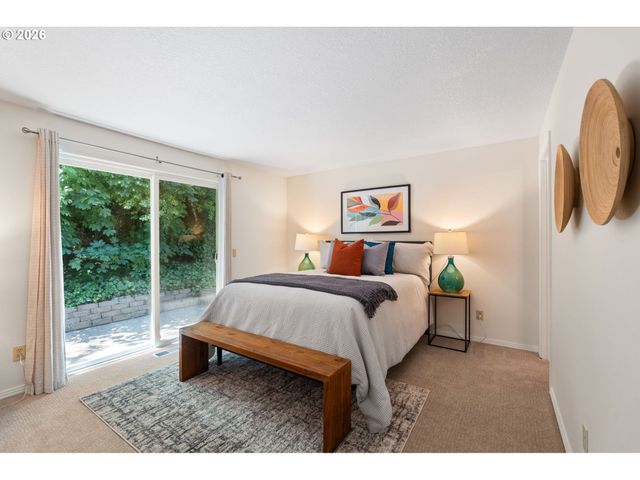 2360 GLENMORRIE Dr, Lake Oswego, OR 97034
