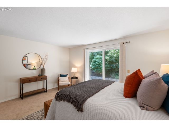 2360 GLENMORRIE Dr, Lake Oswego, OR 97034