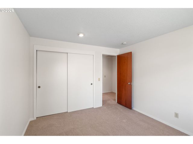 2360 GLENMORRIE Dr, Lake Oswego, OR 97034