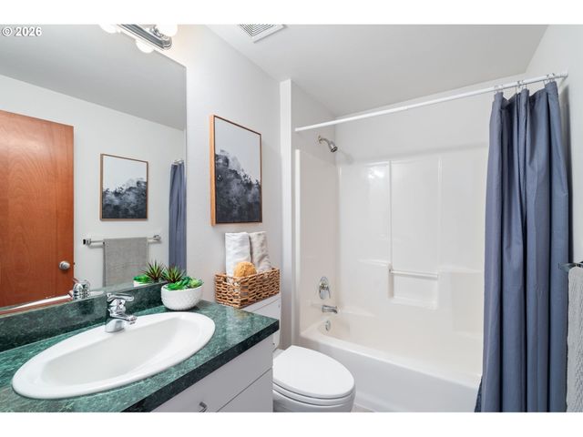 2360 GLENMORRIE Dr, Lake Oswego, OR 97034