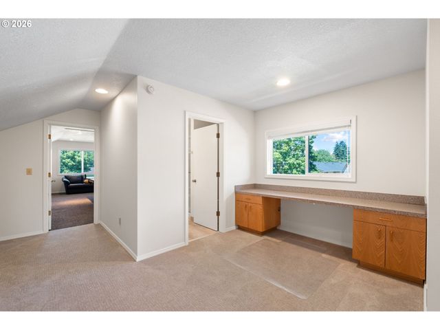 2360 GLENMORRIE Dr, Lake Oswego, OR 97034
