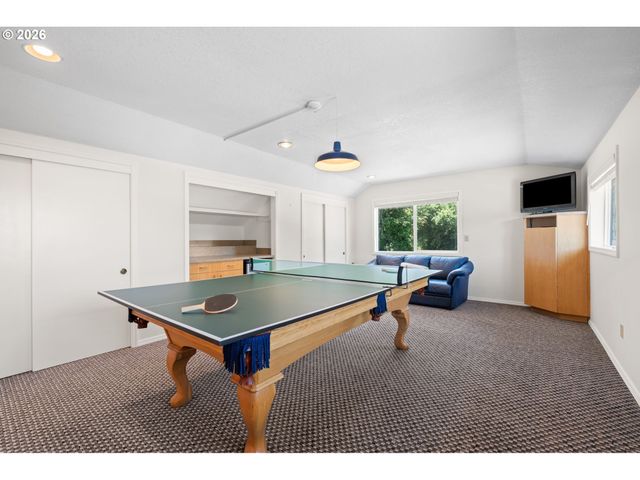 2360 GLENMORRIE Dr, Lake Oswego, OR 97034