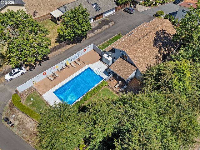 2360 GLENMORRIE Dr, Lake Oswego, OR 97034