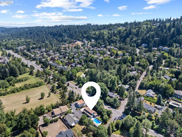 2360 GLENMORRIE Dr, Lake Oswego, OR 97034