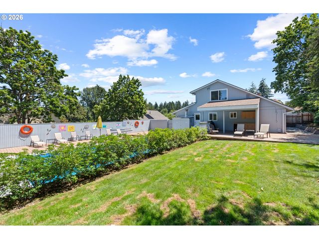 2360 GLENMORRIE Dr, Lake Oswego, OR 97034