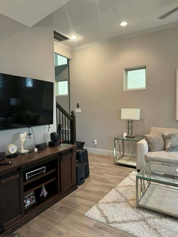 38 Jarvis Row Circle, The Woodlands, TX 77380