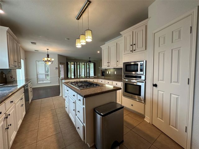 3206 Oakland Drive, Sugar Land, TX 77479