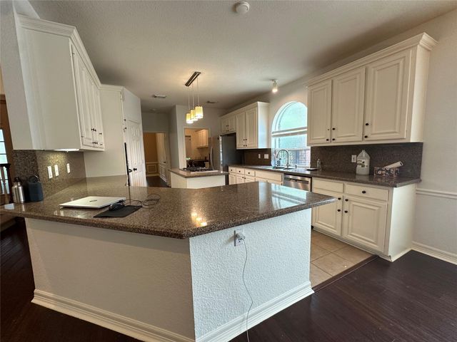 3206 Oakland Drive, Sugar Land, TX 77479