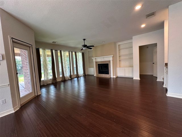 3206 Oakland Drive, Sugar Land, TX 77479