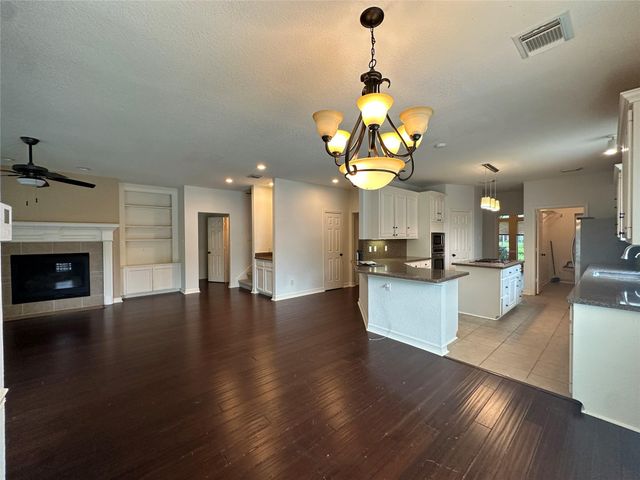 3206 Oakland Drive, Sugar Land, TX 77479