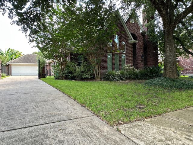 3206 Oakland Drive, Sugar Land, TX 77479